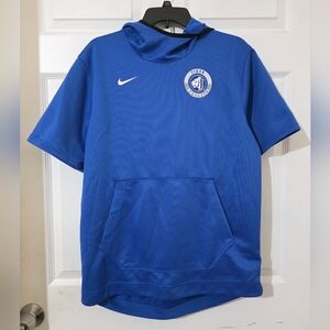 Men Size Medium Nike short-sleeve hoodie with a kangaroo pocket Jesuit Tigers